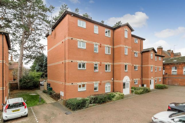 Flat 10 The Pines, 157a, Midland Road, Wellingborough photo 2