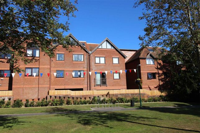 Flat for sale in Old Milton Road, New Milton, Hampshire