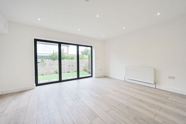 Kent Way, Surbiton photo 3