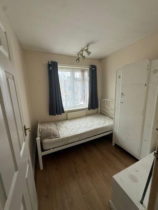 31 Coleridge Crescent, Colnbrook photo 4