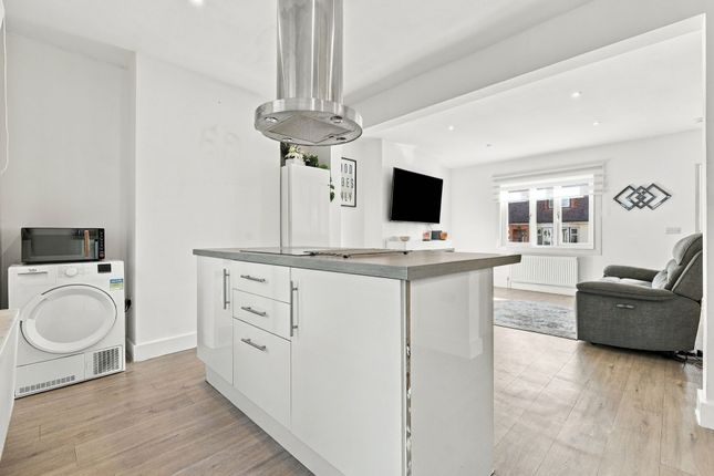108 Hatch Road, Brentwood photo 3
