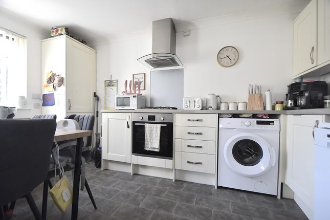 2, James Mews, Cemetery Road, Sandown photo 3