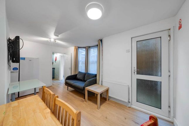 159 Simms Road, London photo 4