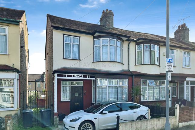 End terrace house for sale in Thornton Road, Ilford
