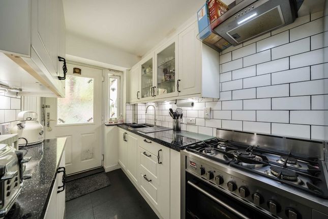 269, Greenford Avenue, London photo 4