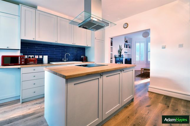 Flat for sale in Dale Grove, North Finchley