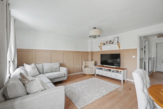 29 Conqueror Drive, Gillingham, Kent photo 4