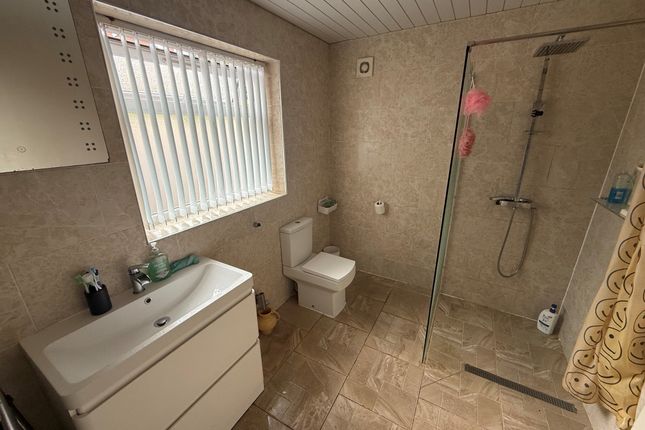 123, Hutton Road, Birmingham photo 5