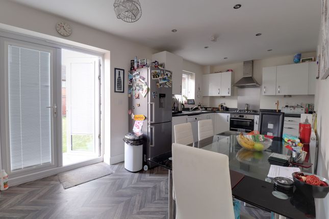 Manor Grove, Stafford photo 5