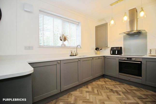 15, Colley Gardens, Wakefield photo 4