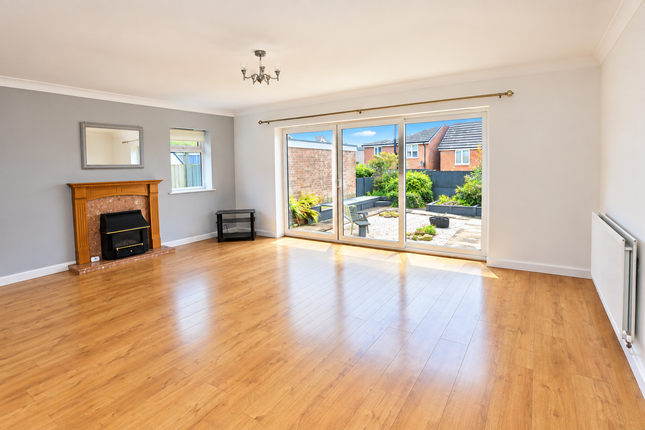 27, Price Close, Market Drayton photo 2