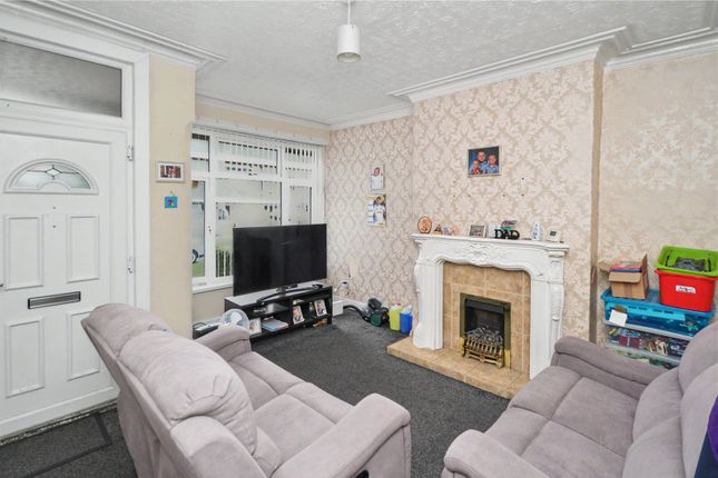 40, Cross Flatts Grove, West Yorkshire photo 2