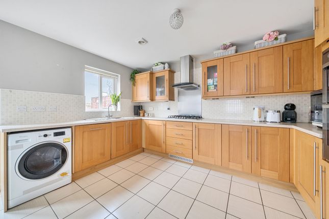19, Alvington Drive, Gloucestershire photo 3