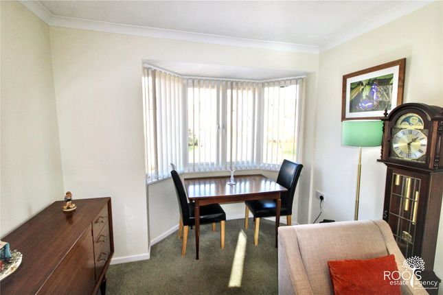 44, Ferndale Court, Berkshire photo 3