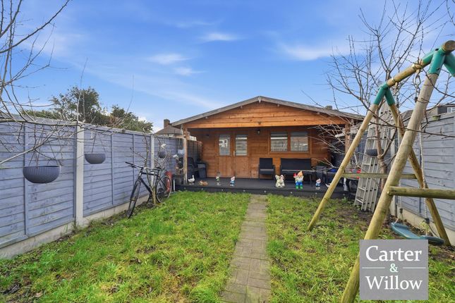 27, Vincent Road, Dagenham photo 3