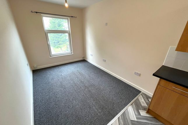 Flat 3B, King Street, Alfreton, Derbyshire photo 4