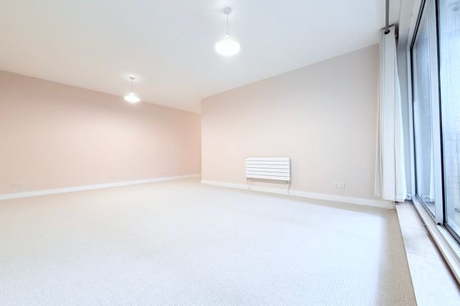 16 St. Matthews Lodge, Oakley Square, Mornington Crescent photo 3