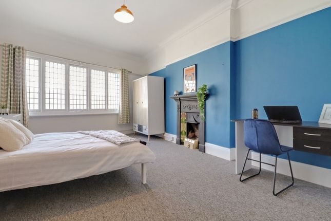 Room to rent in York Place, Brighton