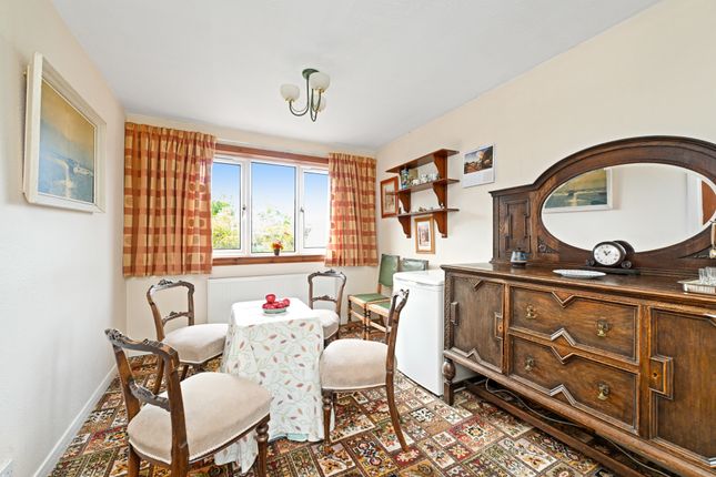 1, Ravendean Gardens, Penicuik photo 4