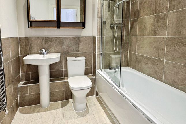 134, Jasmine Square, Reading photo 4