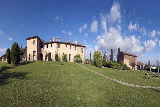 Country house for sale in Via Gamboccio, San Gimignano, Toscana