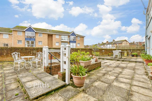 40, Terminus Road, Cowes photo 4