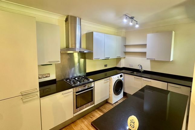 Apt 3, Moseley Court, Cheadle photo 4