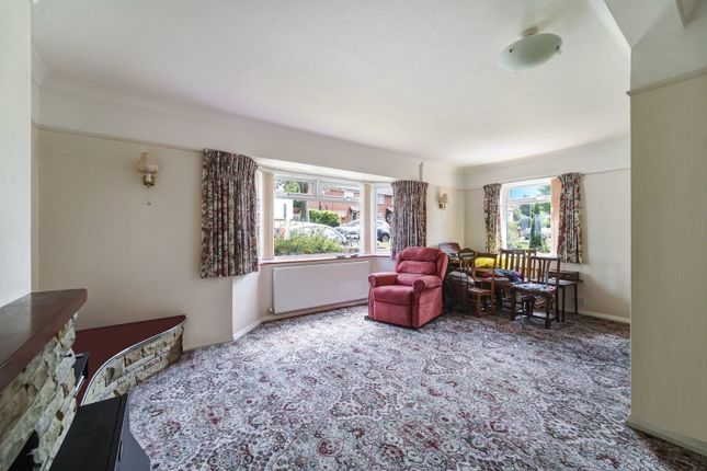 91, Upland Way, Epsom photo 3