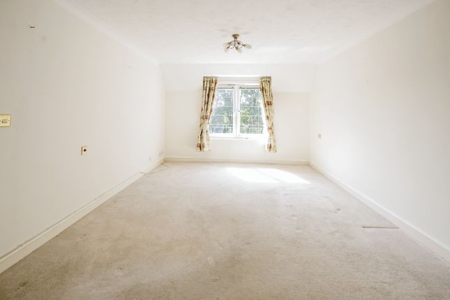 Flat for sale in Lansdowne Road, Bournemouth
