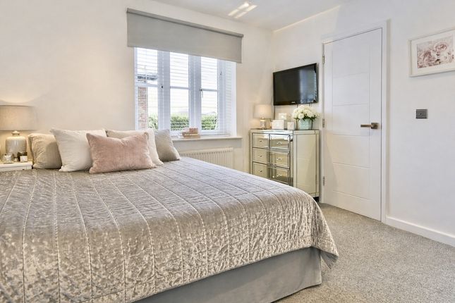 2 Page Place, Frogmore, St. Albans photo 4