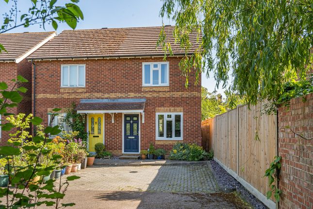 2-bed house on 17 Rutland Close, Ashtead, £480,000
