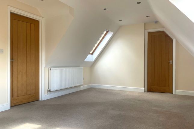 Forge House Apartment, High Street, Staplehurst photo 4