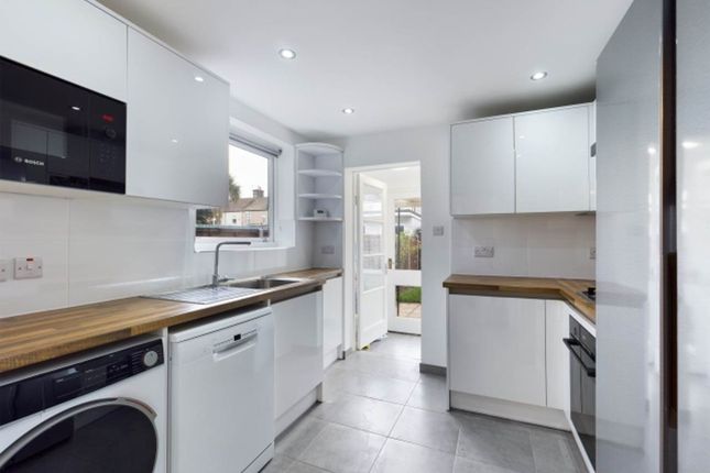 49 South Gipsy Road, Welling photo 2