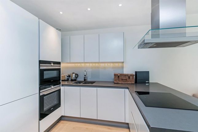 Flat for sale in Camellia House, 338 Queenstown Road, London