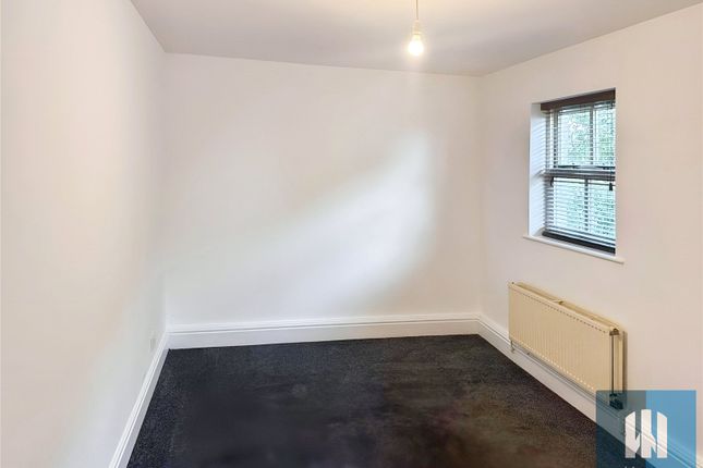 Apartment 28,, St Philips Court, Huddersfield photo 4