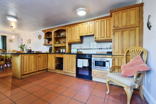 25, Llandeilo Road, Ammanford photo 4