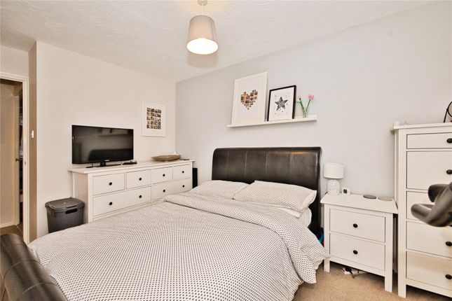 33, Glastonbury Court, Somerset photo 4