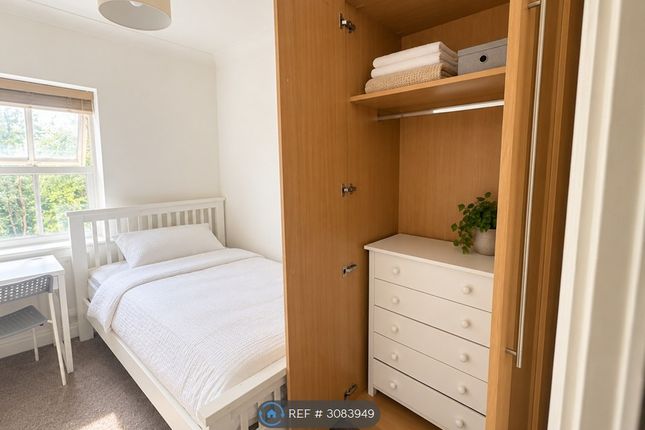 Room, Colchester photo 2