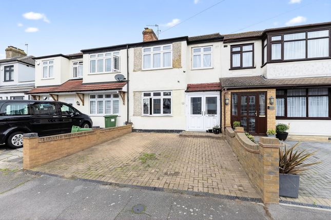 88, Laburnum Avenue, Hornchurch photo 2