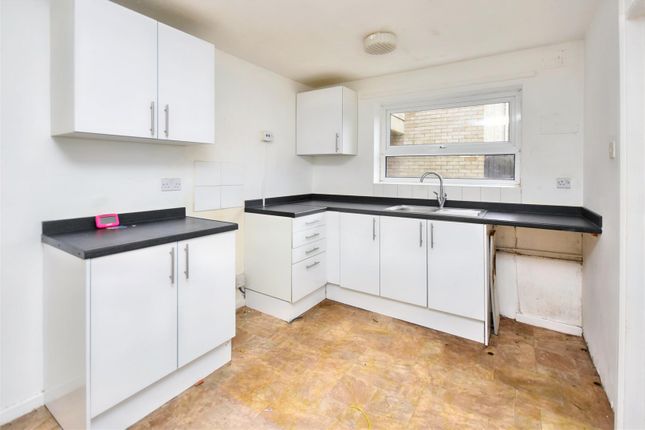 8, Reigate Walk, Corby photo 4