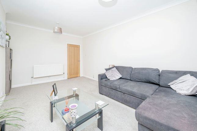 Flat to rent in High Street, Mundesley, Norwich