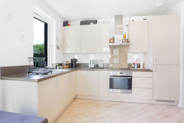 21 Jasmine House Juniper Drive, London photo 3