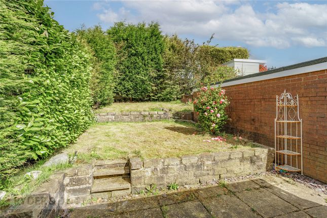 6, Heywood Fold Road, Saddleworth photo 2