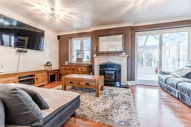 9, Chestnut View, Leeds photo 4