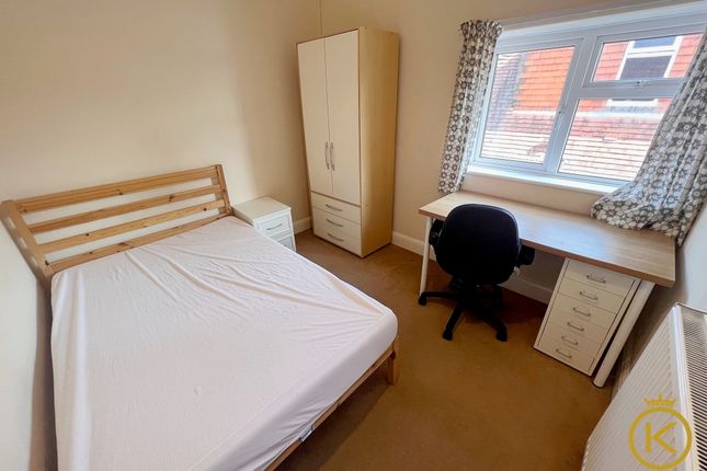 95, Aldershot Road, Guildford photo 3