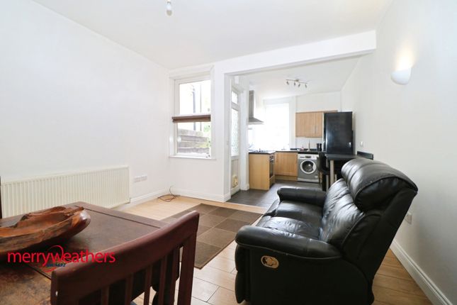 26, Godstone Road, Rotherham photo 4
