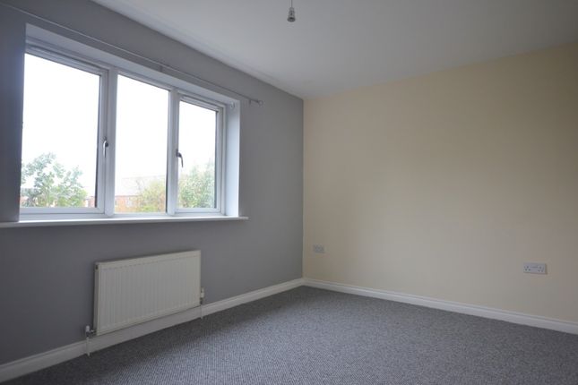 End terrace house to rent in Danes Close, Grimsby