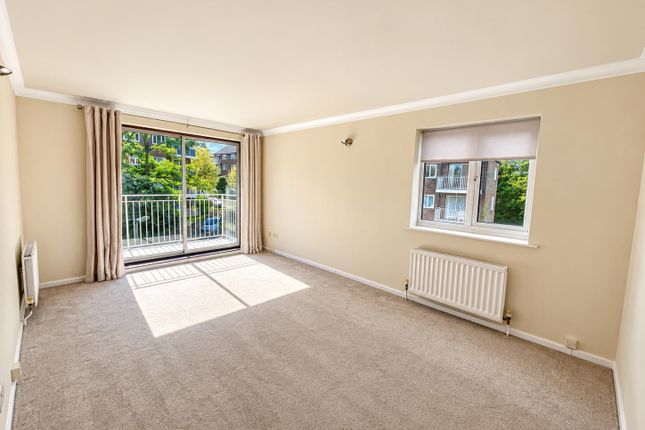 Flat 7, MacMillan House, Basing Road, BANSTEAD photo 2