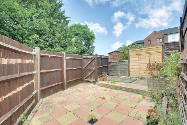 7, William Court, Hemel Hempstead photo 4