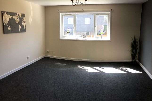 13, Great Holme Court, Northampton photo 2